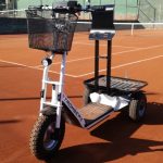 Nou vehicle elèctric pel manteniment de les pistes de tennis